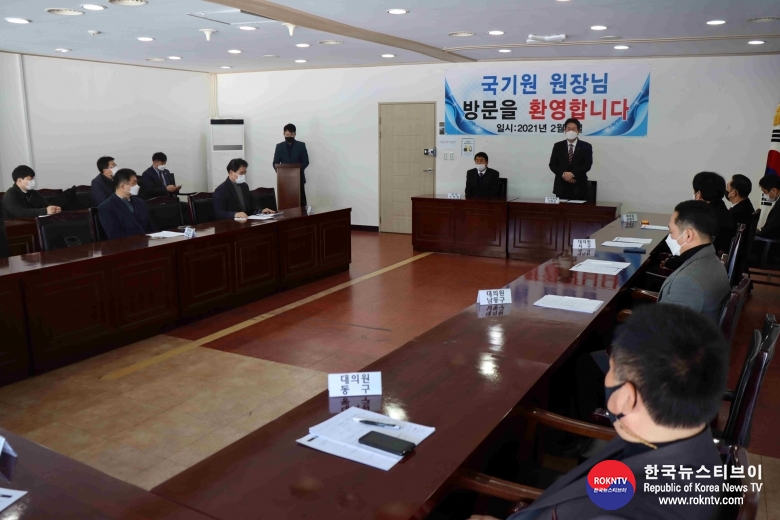 기사 2021.02.05.(금) 3-1 (사진) 프로젝트 (1) 이동섭 국기원장, 어려움 겪는 일선 태권도장 방문.jpg