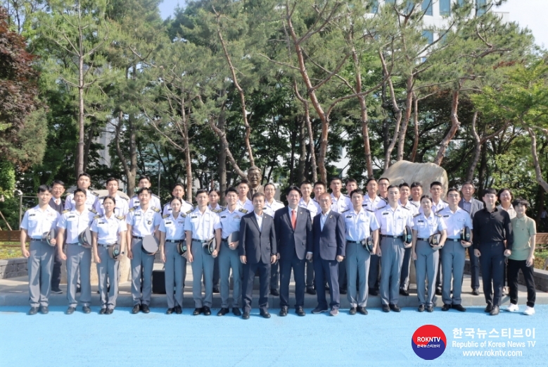 기사 2023.05.19.(금) 2-1 (사진 1) 육군사관학교 생도 등 28명, ‘태권도의 심장’ 국기원 방문.JPG