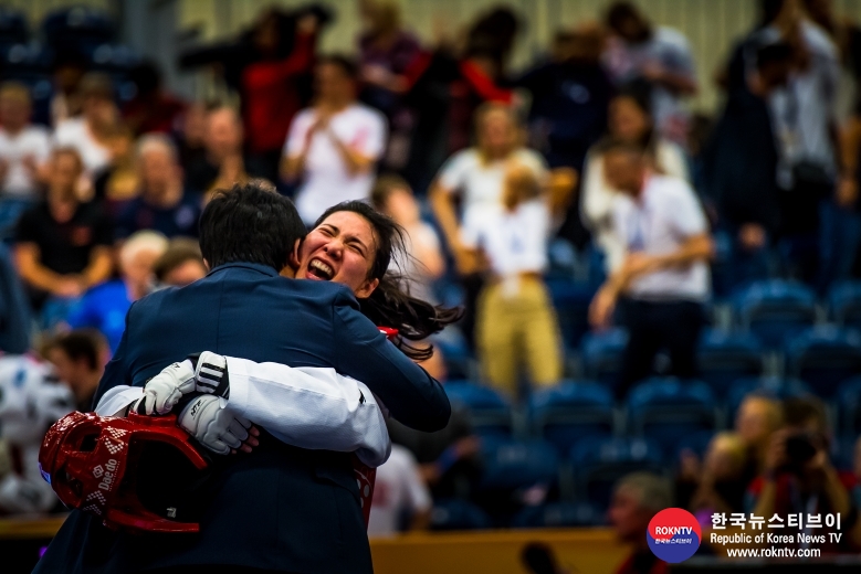 기사 2022.06.07.(화) 3-6 (사진)  F+67kg_F_ Bianca WALKDEN(GBR)- Shuyin ZHENG(CHN) (7)(2018 Manchester GP).jpg