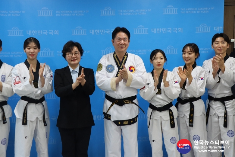 기사 2023.11.09.(목) 1-3 (사진 3)  국기원, 2030 세계박람회 부산 유치 염원 담은 기자회견 개최.JPG