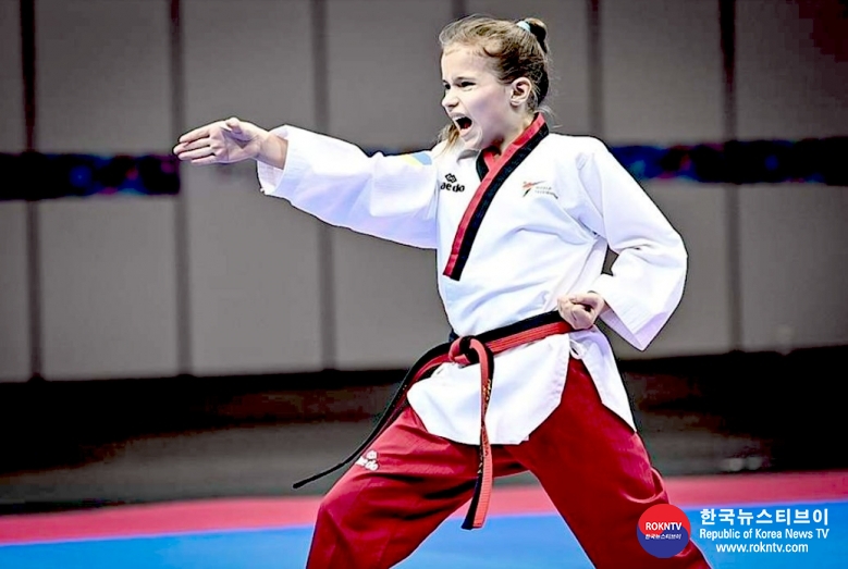 기사 2022.04.27.(수) 3-4 (사진)  Inspiring Ukrainian siblings realise dreams at Goyang 2022 World Taekwondo Poomsae Championships  .jpg