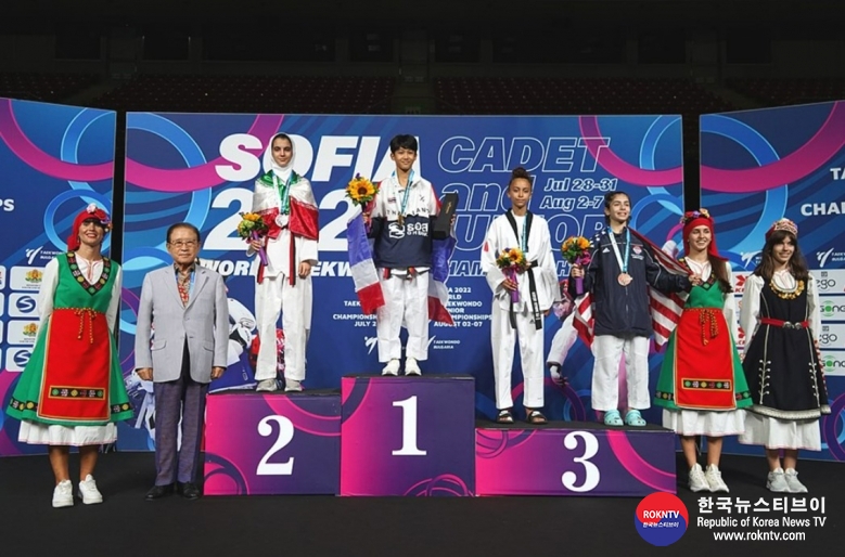 기사 2022.08.01.(월) 4-5 (사진)   History made on final day of World Taekwondo Cadet Championships  .jpg