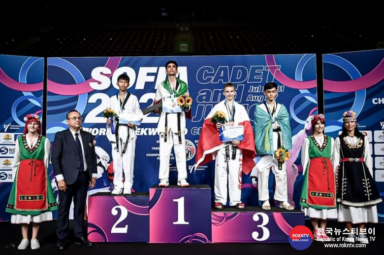 기사 2022.08.05.(금) 1-1 (사진)  Iran and Korea share gold medals on second day of Sofia 2022 World Taekwondo Junior Championships  .jpg