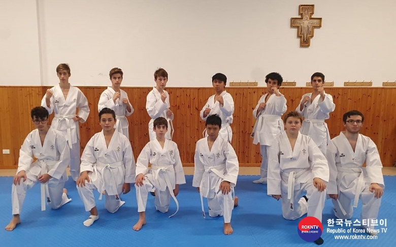 기사 2021.02.15.(월) 2-1 (사진) Federzione Italiana Taekwondo organize taekwondo course with Saint Pius X Institute of Vatican City.jpg