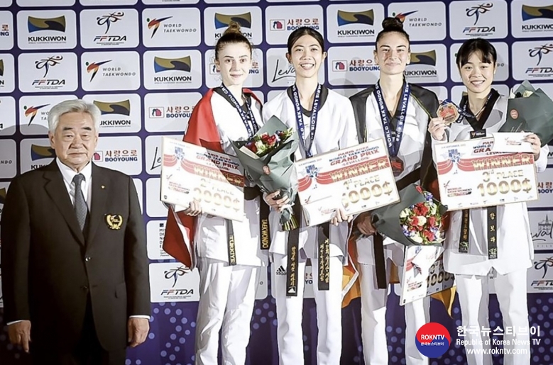 기사 2022.10.11.(화) 3-2 (사진)  Thailand, China and France take golds on opening day of Paris 2022 World Taekwondo Grand Prix.jpg