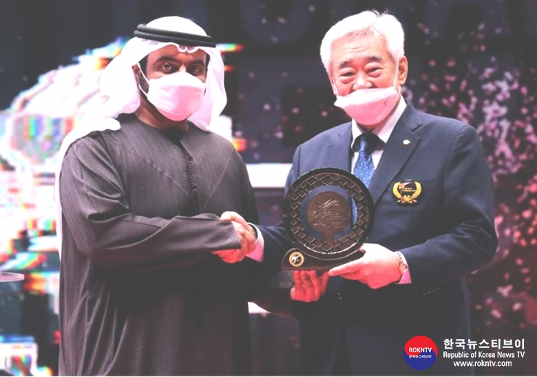 기사 2022.02.10.(목) 5-1 (사진) Crown Prince of Fujairah donates USD100,000 to Taekwondo Humanitarian Foundation.JPG