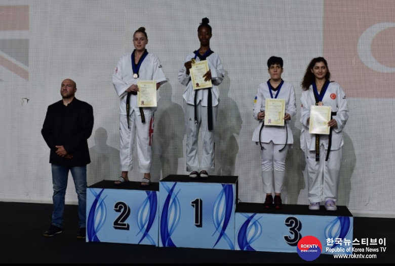 기사 2022.06.11.(토) 1-5 (사진)  Para Taekwondo’s Best Bring ‘Wow’ Factor to First Para Grand Prix   .jpg