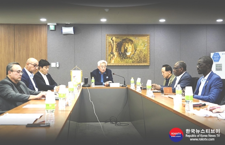 기사 2022.10.20.(목) 2-1 (사진)  World Taekwondo holds meeting with Continental Union presidents at headquarters in Seoul.jpg