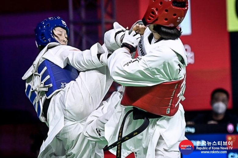기사 2022.06.11.(토) 3-1 (사진) China and Korea dominate second day of Muju Taekwondowon 2022 World Taekwondo Grand Prix Challenge  .jpg