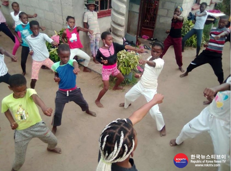 기사 2022.03.09.(수) 3-2 (사진) Natsiraishe Maritsa Taekwondo breaks down barriers around how women and girls are perceived .JPG