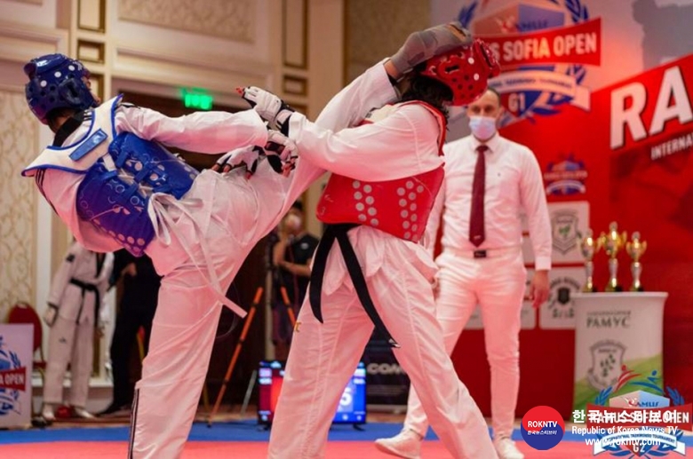 기사 2022.03.12.(토) 1-1 (사진) Taekwondo’s Elite Fight ‘Battle in a Bio Bubble’ in Bulgaria Ramus Open 2022 lures the sport’s top tier with conditions of utmost pandemic safety .JPG