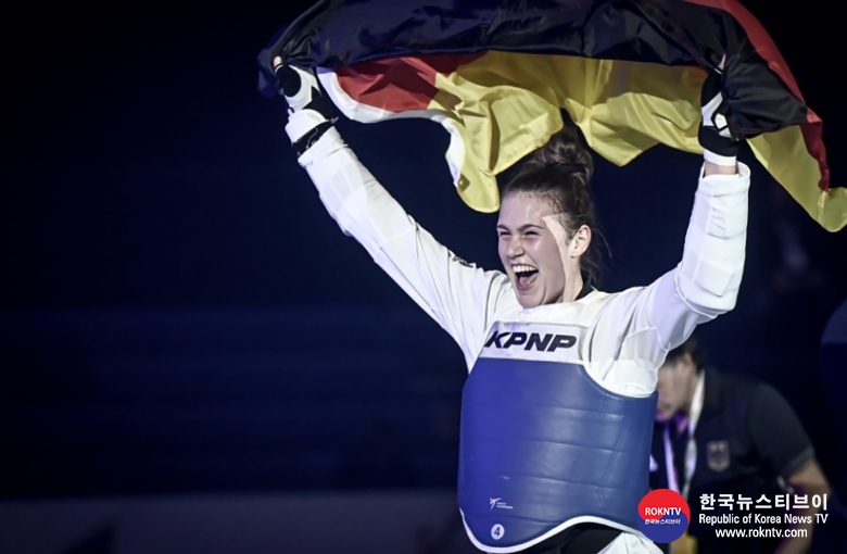 기사 2022.11.14.(월) 3-1 (사진)    Lorena Brandl credits mental and physical toughness for historic Grand Prix gold.jpg