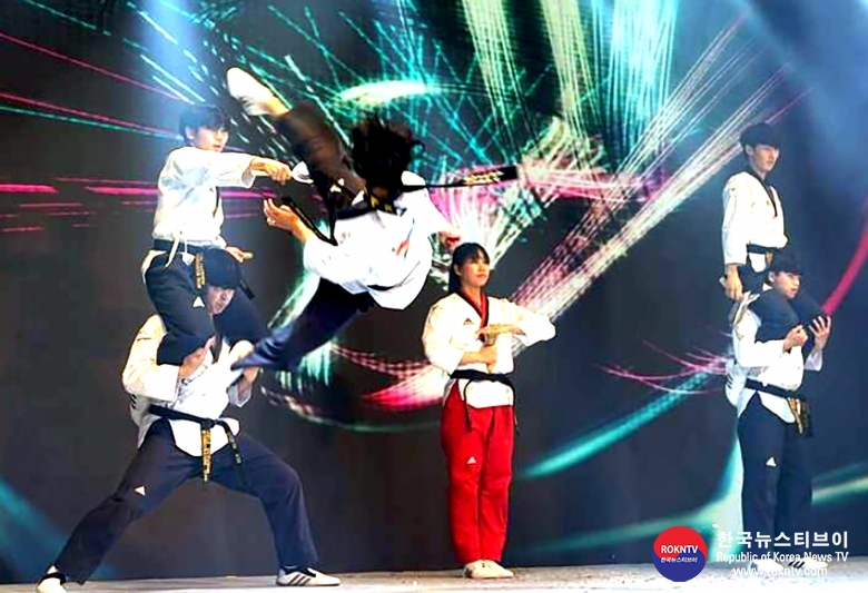 기사 2023.05.10.(수) 1-4 (사진 4)  World Taekwondo Demonstration impresses at AIPS Sports Media Awards Ceremony in Seoul.jpg